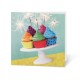 Tarjeta En Blanco Cupcakes Con Velas Encendidas